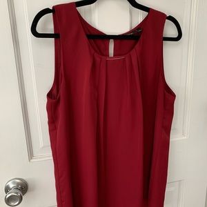 Maroon flowy tank top